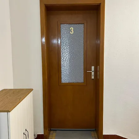 A Niederkorn فندق-كبسولة *